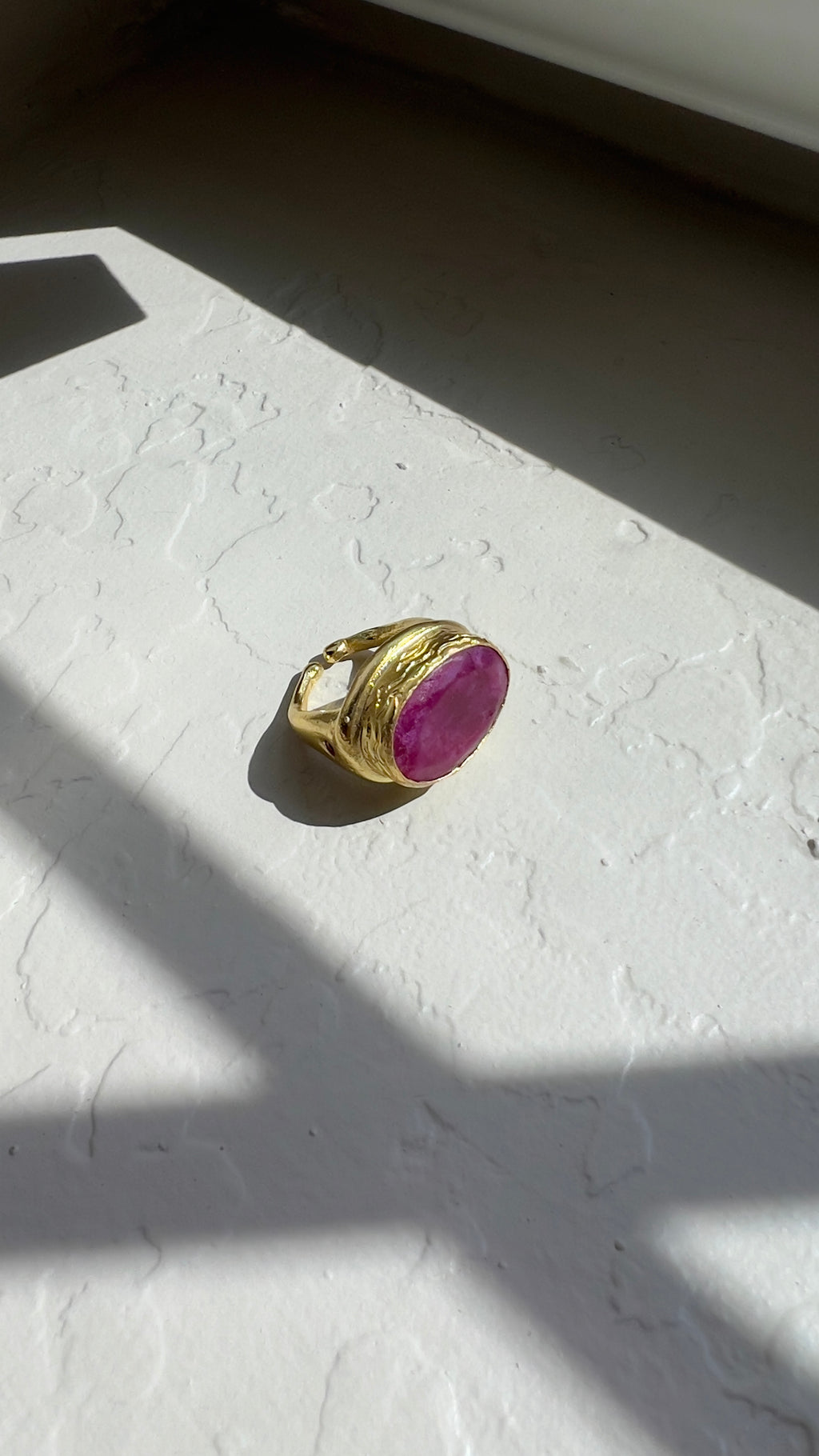 Hammered Natural Ruby Statement Ring – 18K Gold-Plated Silver