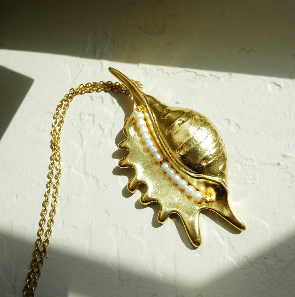 Nerina Shell Pendant Necklace