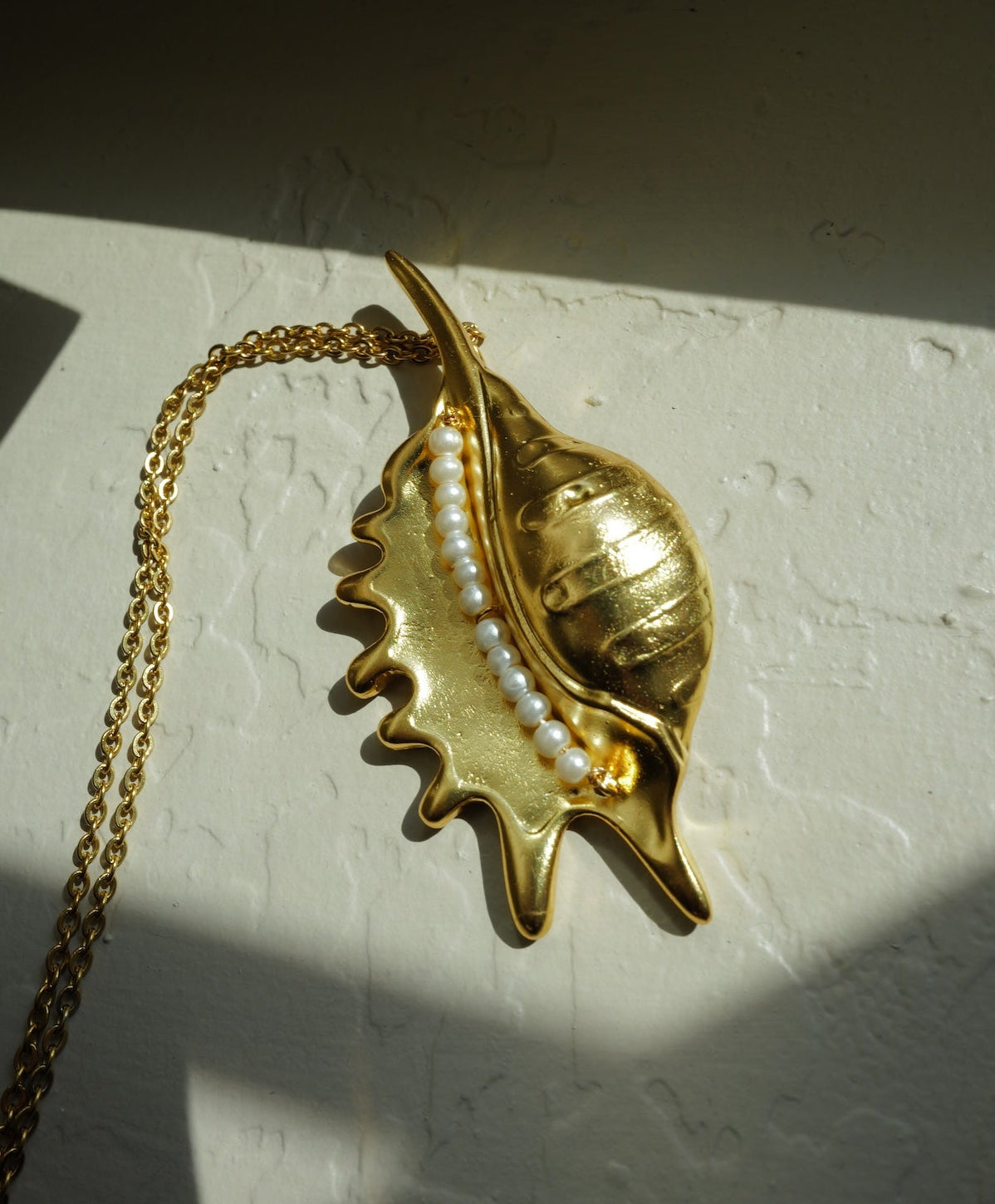 Nerina Shell Pendant Necklace
